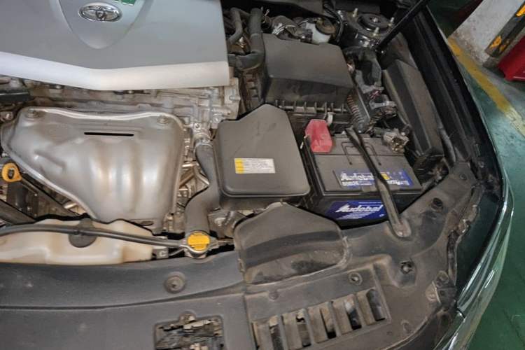Used Toyota Camry 2015 2.0G Premier Edition Engine Bay Left