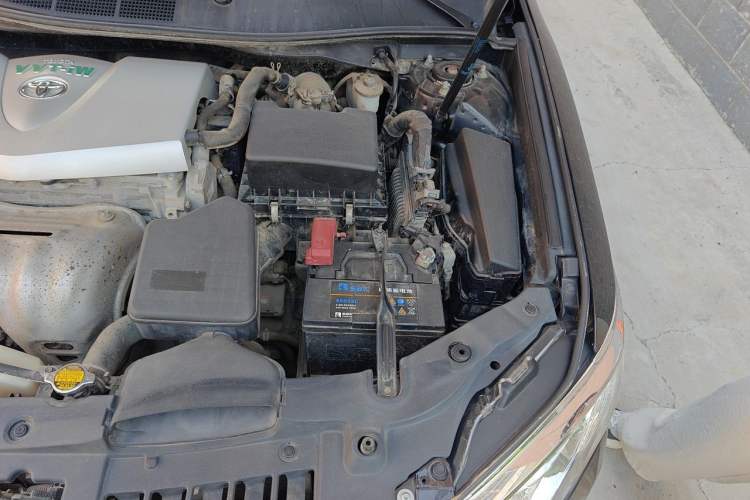 Used Toyota Camry 2015 2.0E Elite Edition Engine Bay Left