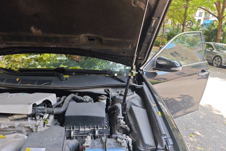 Used Toyota Camry 2015 2.0G Premier Edition Engine Bay Left