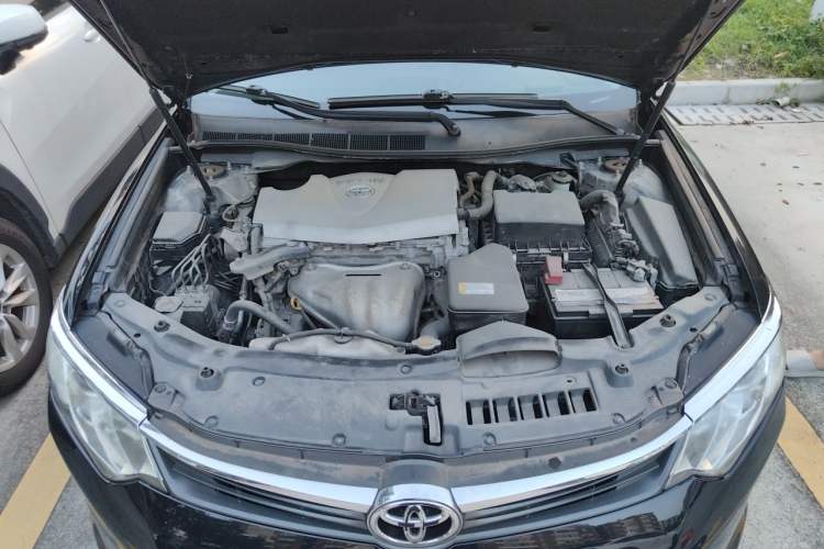 Used Toyota Camry 2015 2.0G Premier Edition Engine Bay