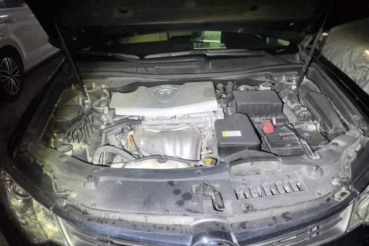 Used Toyota Camry 2015 2.0G Premier Edition Engine Bay