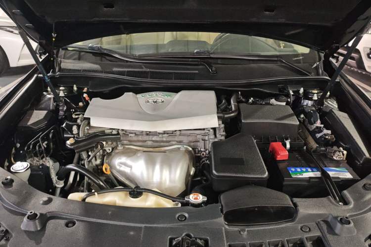 Used Toyota Camry 2015 2.0G Premier Edition Engine Bay