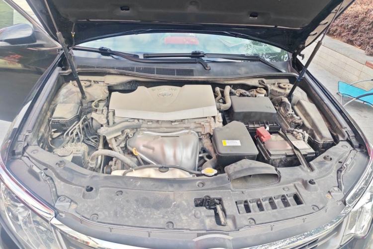 Used Toyota Camry 2015 2.0G Premier Edition Engine Bay