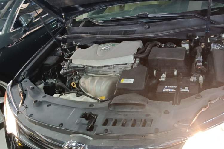 Used Toyota Camry 2015 2.0G Premier Edition Engine Bay