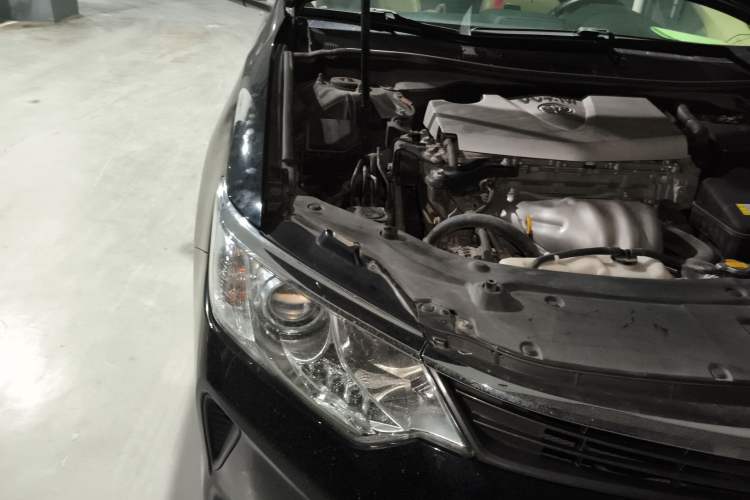 Used Toyota Camry 2015 2.0G Premier Edition Engine Bay Right