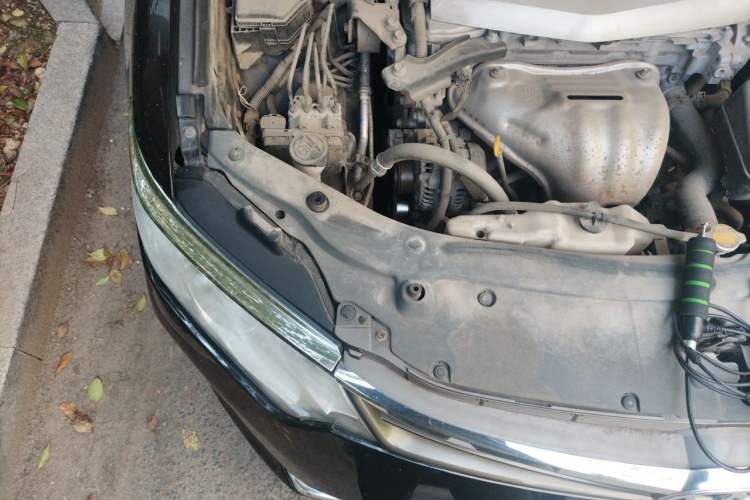 Used Toyota Camry 2015 2.0G Premier Edition Engine Bay Right