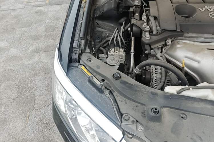 Used Toyota Camry 2015 2.5G Luxury Navigation Edition Engine Bay Right