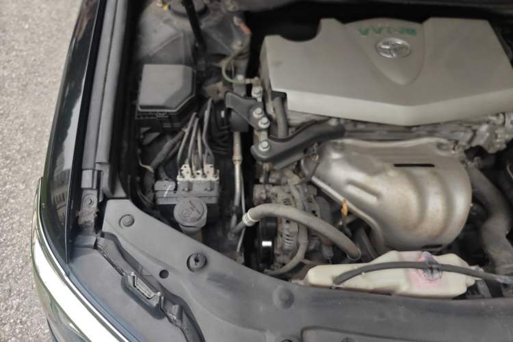 Used Toyota Camry 2015 2.0G Premier Edition Engine Bay Right