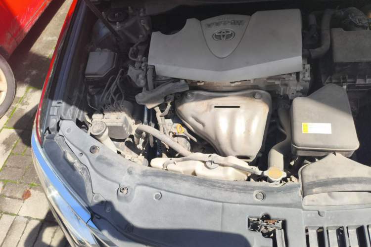 Used Toyota Camry 2015 2.0G Premier Edition Engine Bay Right