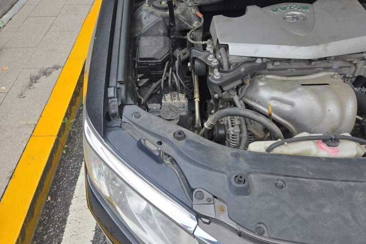 Used Toyota Camry 2015 2.0G Premier Edition Engine Bay Right