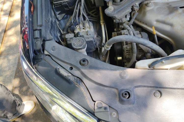 Used Toyota Camry 2015 2.0G Premier Edition Engine Bay Right