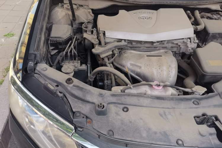 Used Toyota Camry 2015 2.0E Elite Edition Engine Bay Right