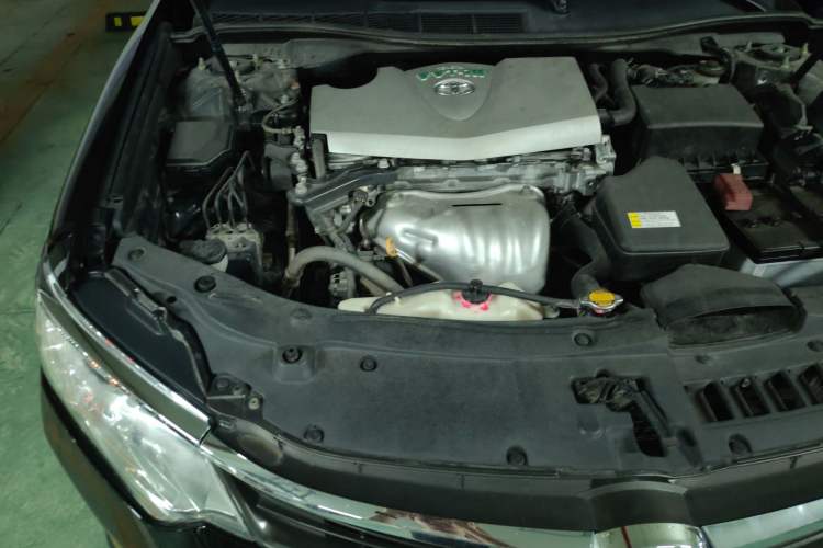 Used Toyota Camry 2015 2.0G Premier Edition Engine Bay Right