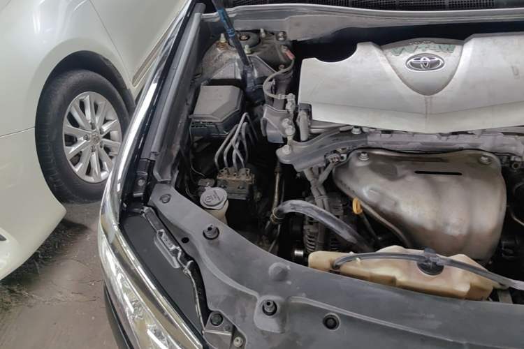 Used Toyota Camry 2015 2.0G Premier Edition Engine Bay Right