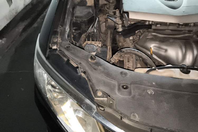 Used Toyota Camry 2015 2.0E Elite Edition Engine Bay Right