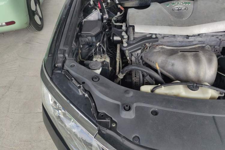 Used Toyota Camry 2015 2.0G Premier Edition Engine Bay Right