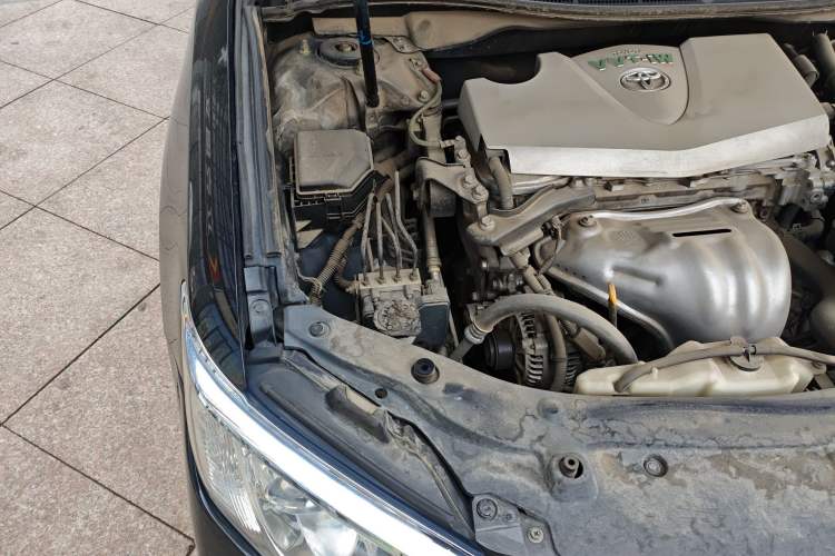 Used Toyota Camry 2015 2.0E Elite Edition Engine Bay Right