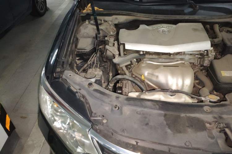 Used Toyota Camry 2015 2.0G Premier Edition Engine Bay Right