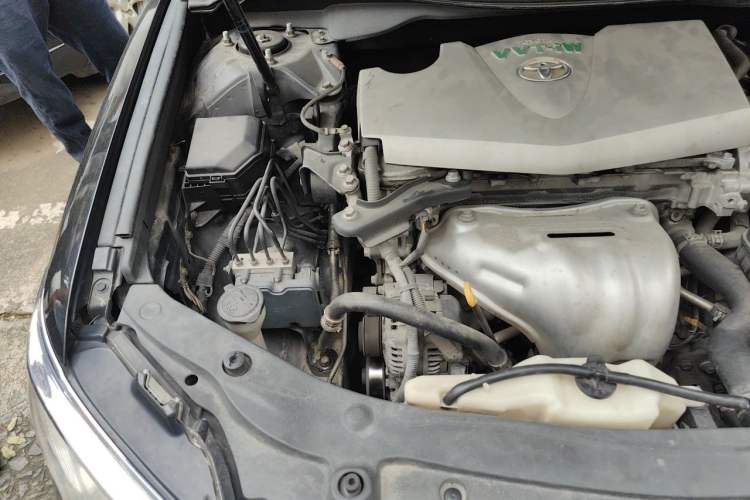 Used Toyota Camry 2015 2.0E Elite Edition Engine Bay Right