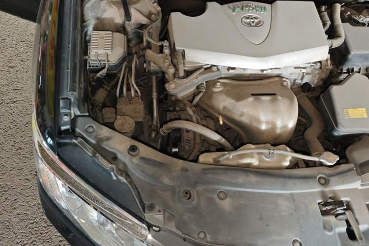 Used Toyota Camry 2015 2.0G Premier Edition Engine Bay Right