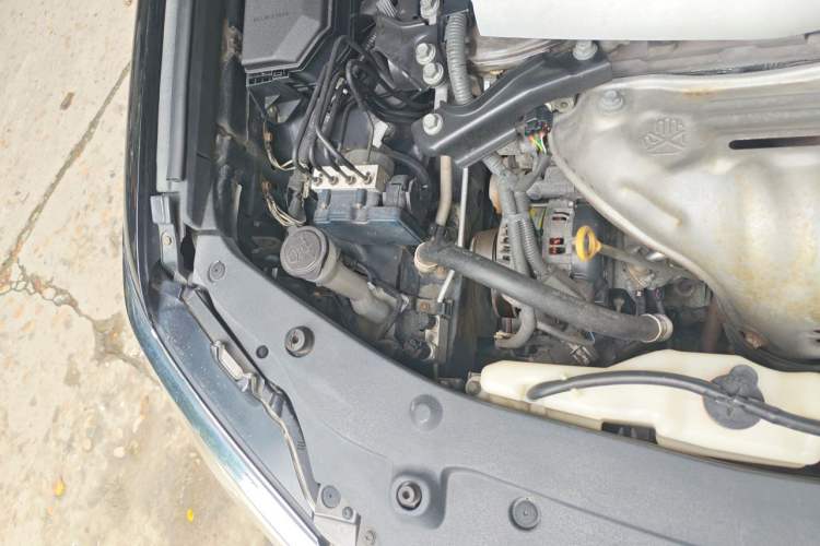 Used Toyota Camry 2015 2.0E Elite Edition Engine Bay Right
