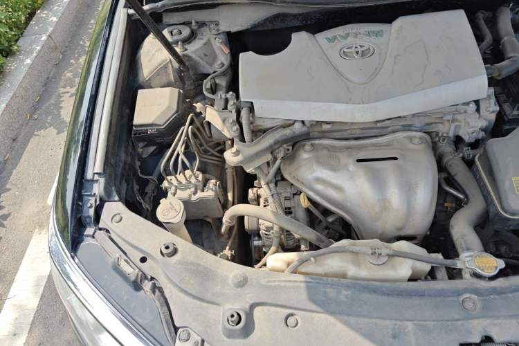 Used Toyota Camry 2015 2.0E Elite Edition Engine Bay Right