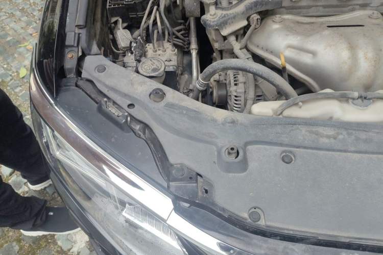 Used Toyota Camry 2015 2.0G Premier Edition Engine Bay Right