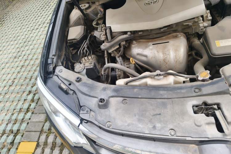 Used Toyota Camry 2015 2.0G Premier Edition Engine Bay Right