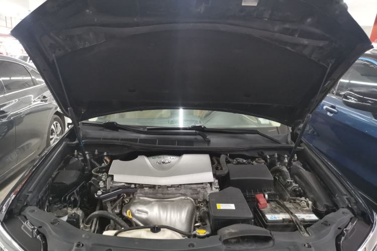 Used Toyota Camry 2015 2.0G Premier Edition Engine Bay