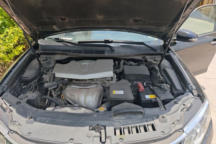 Used Toyota Camry 2015 2.0G Premier Edition Engine Bay
