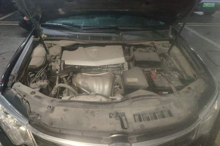 Used Toyota Camry 2015 2.0G Premier Edition Engine Bay