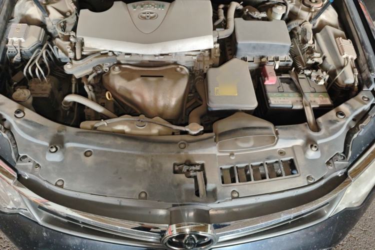 Used Toyota Camry 2015 2.0G Premier Edition Engine Bay