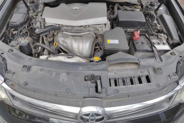 Used Toyota Camry 2015 2.0G Premier Edition Engine Bay