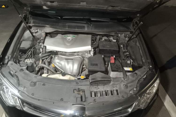 Used Toyota Camry 2015 2.0G Premier Edition Engine Bay