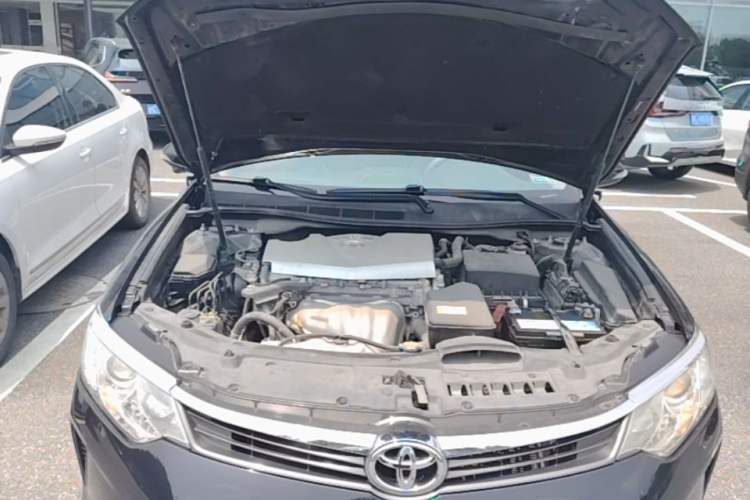Used Toyota Camry 2015 2.0G Luxury Edition Engine Bay