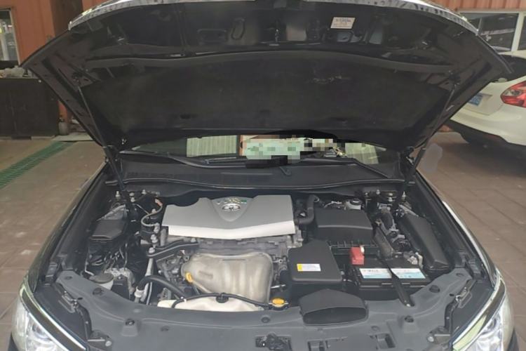 Used Toyota Camry 2015 2.0G Premier Edition Engine Bay