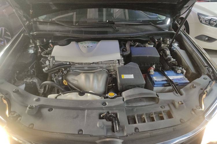 Used Toyota Camry 2015 2.0G Premier Edition Engine Bay