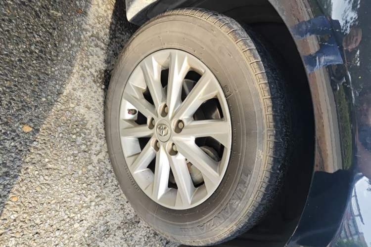 Used Toyota Camry 2015 2.0G Premier Edition Exterior 1