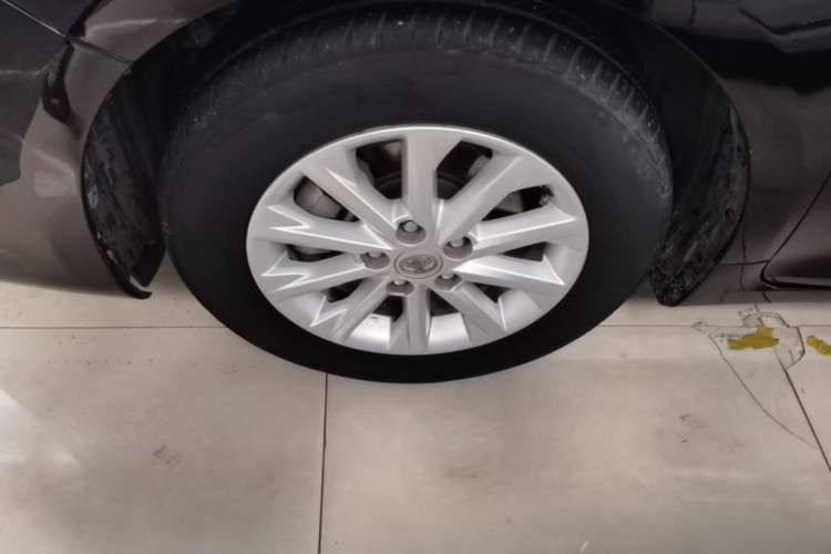 Used Toyota Camry 2015 2.0G Premier Edition Exterior 2