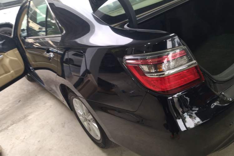 Used Toyota Camry 2015 2.0G Premier Edition Exterior 2