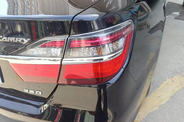 Used Toyota Camry 2015 2.5G Luxury Navigation Edition Exterior 3