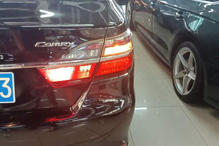 Used Toyota Camry 2015 2.0G Premier Edition Exterior 3