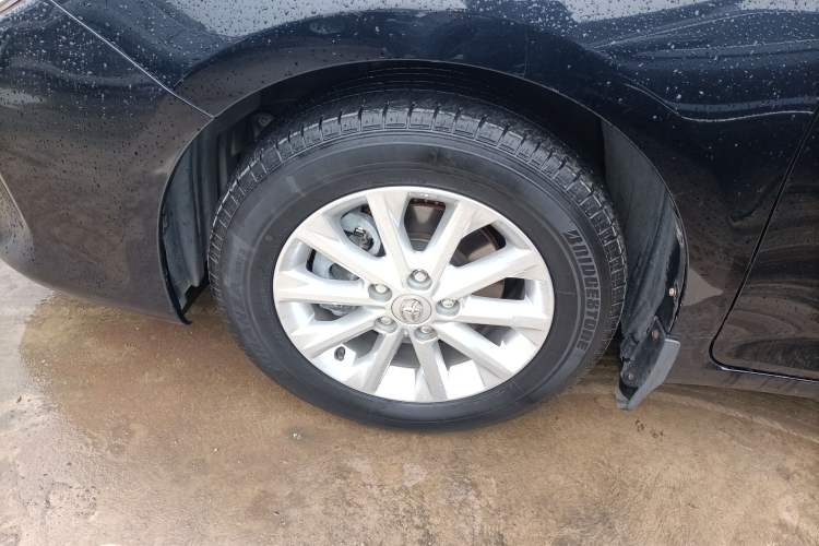 Used Toyota Camry 2015 2.0G Premier Edition Exterior 4