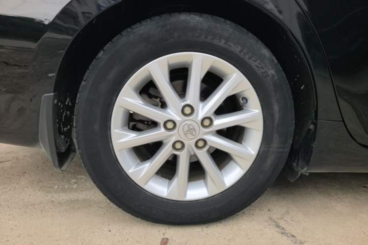 Used Toyota Camry 2015 2.0G Premier Edition Exterior 5