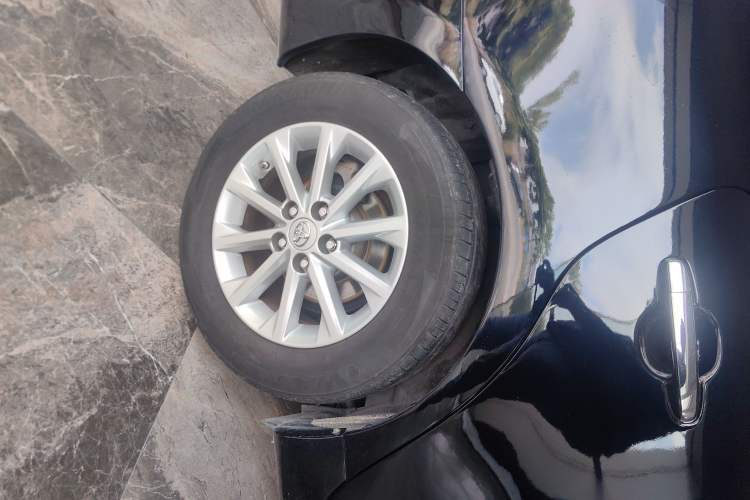 Used Toyota Camry 2015 2.0G Premier Edition Exterior 5