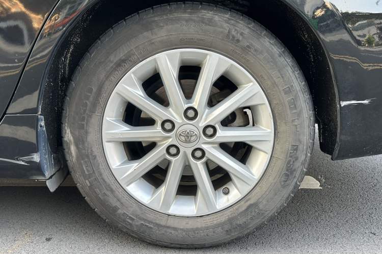 Used Toyota Camry 2015 2.0G Premier Edition Exterior 6