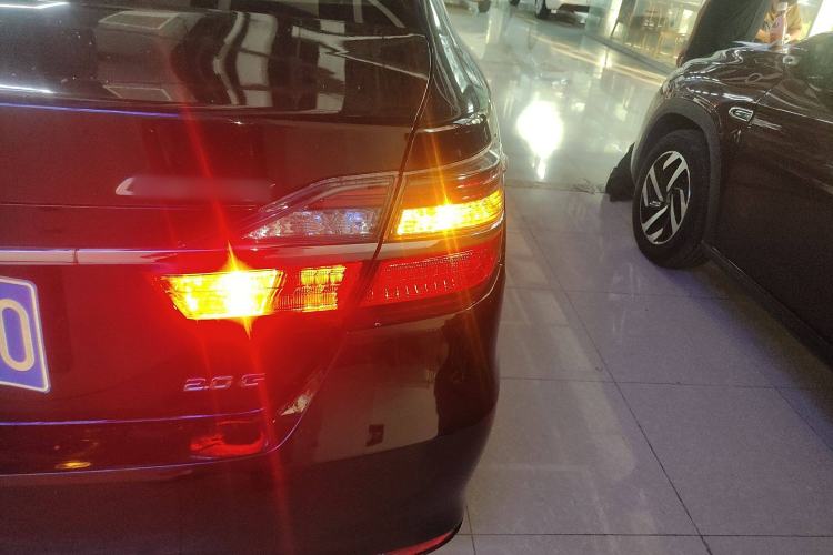 Used Toyota Camry 2015 2.0G Premier Edition Exterior 6