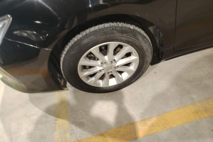 Used Toyota Camry 2015 2.0E Elite Edition Exterior 7