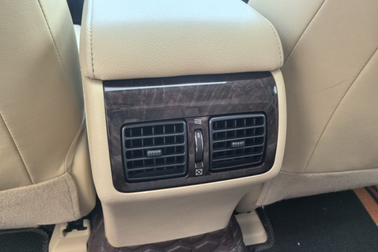 Used Toyota Camry 2015 2.0G Premier Edition Exterior 9