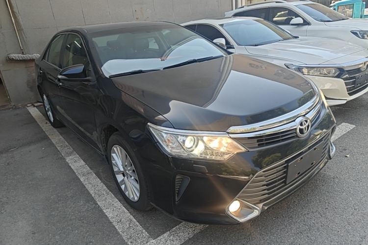 Used Toyota Camry 2015 2.5G Luxury Navigation Edition Front Right 45 Deg